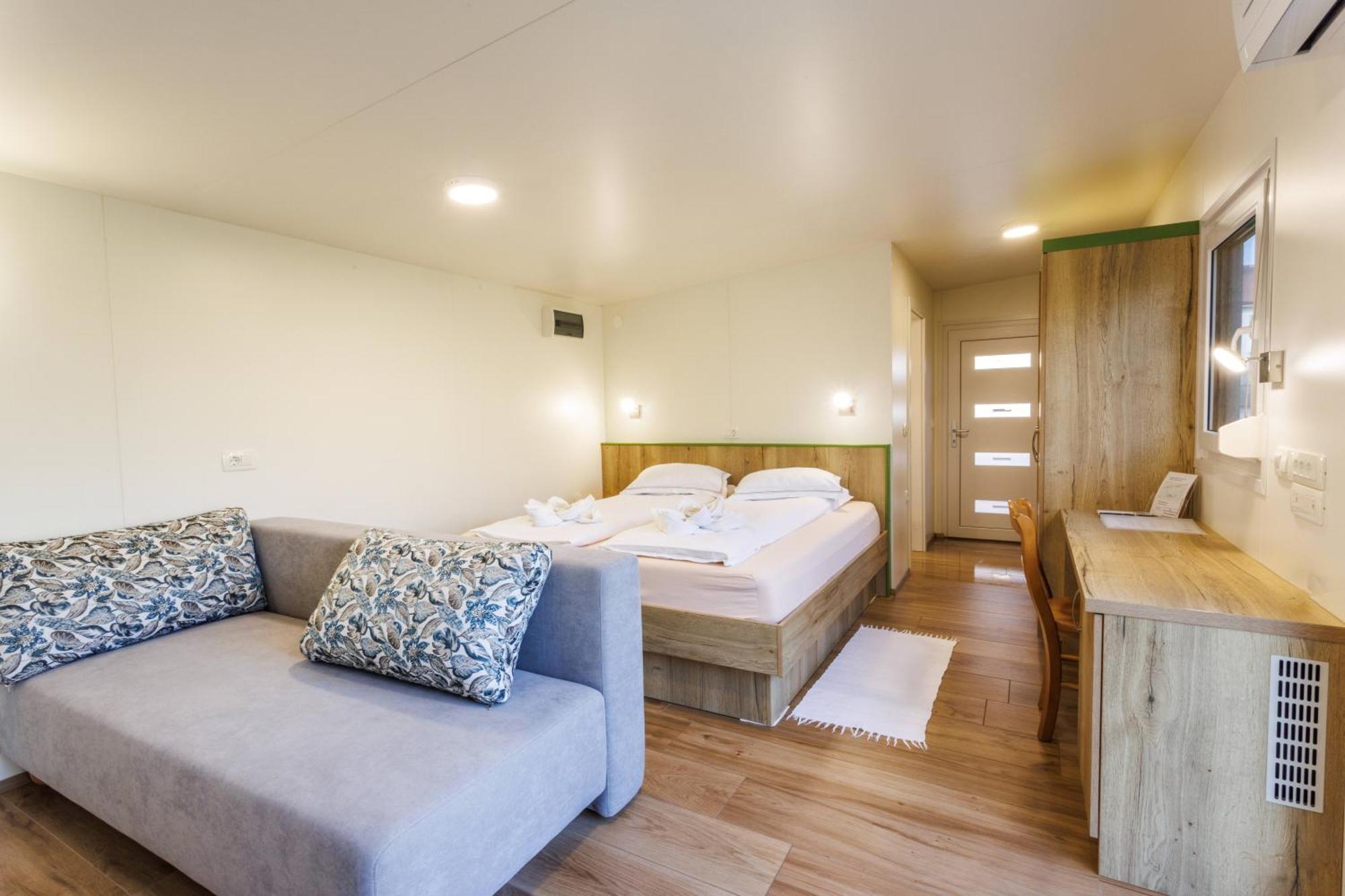 Mobile House Vegov Hram Hotel Dol pri Ljubljani Buitenkant foto
