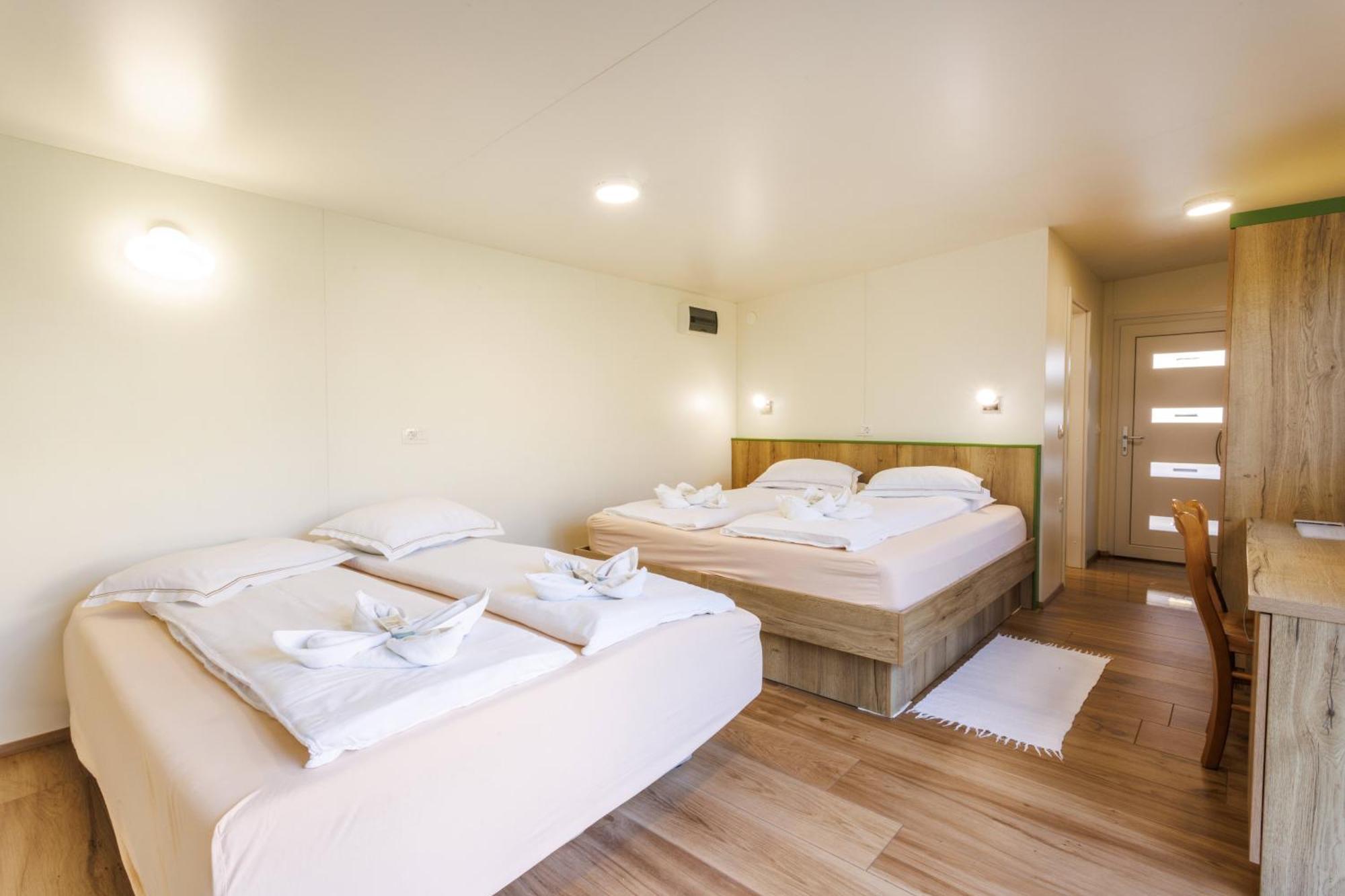 Mobile House Vegov Hram Hotel Dol pri Ljubljani Buitenkant foto