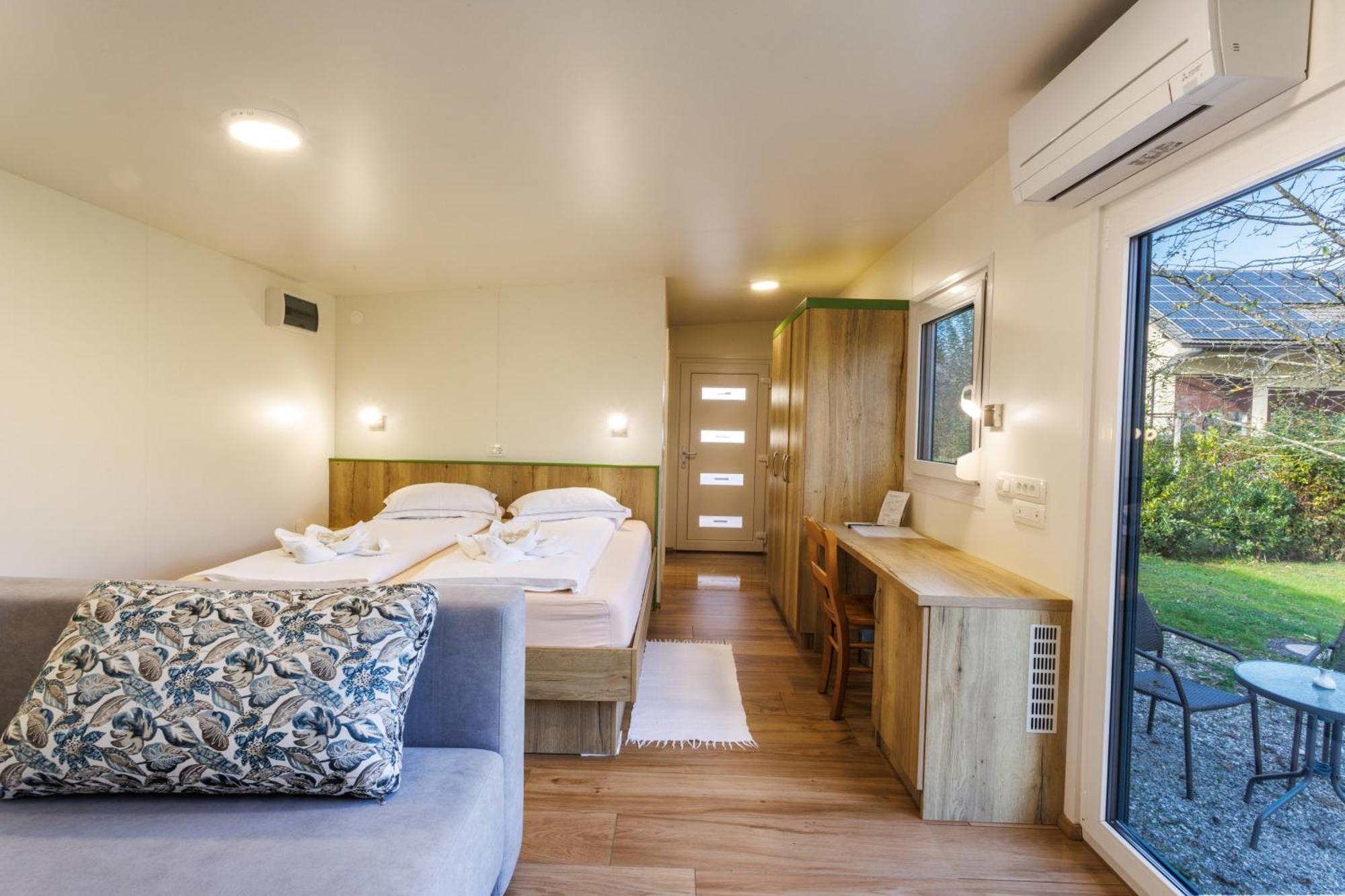 Mobile House Vegov Hram Hotel Dol pri Ljubljani Buitenkant foto